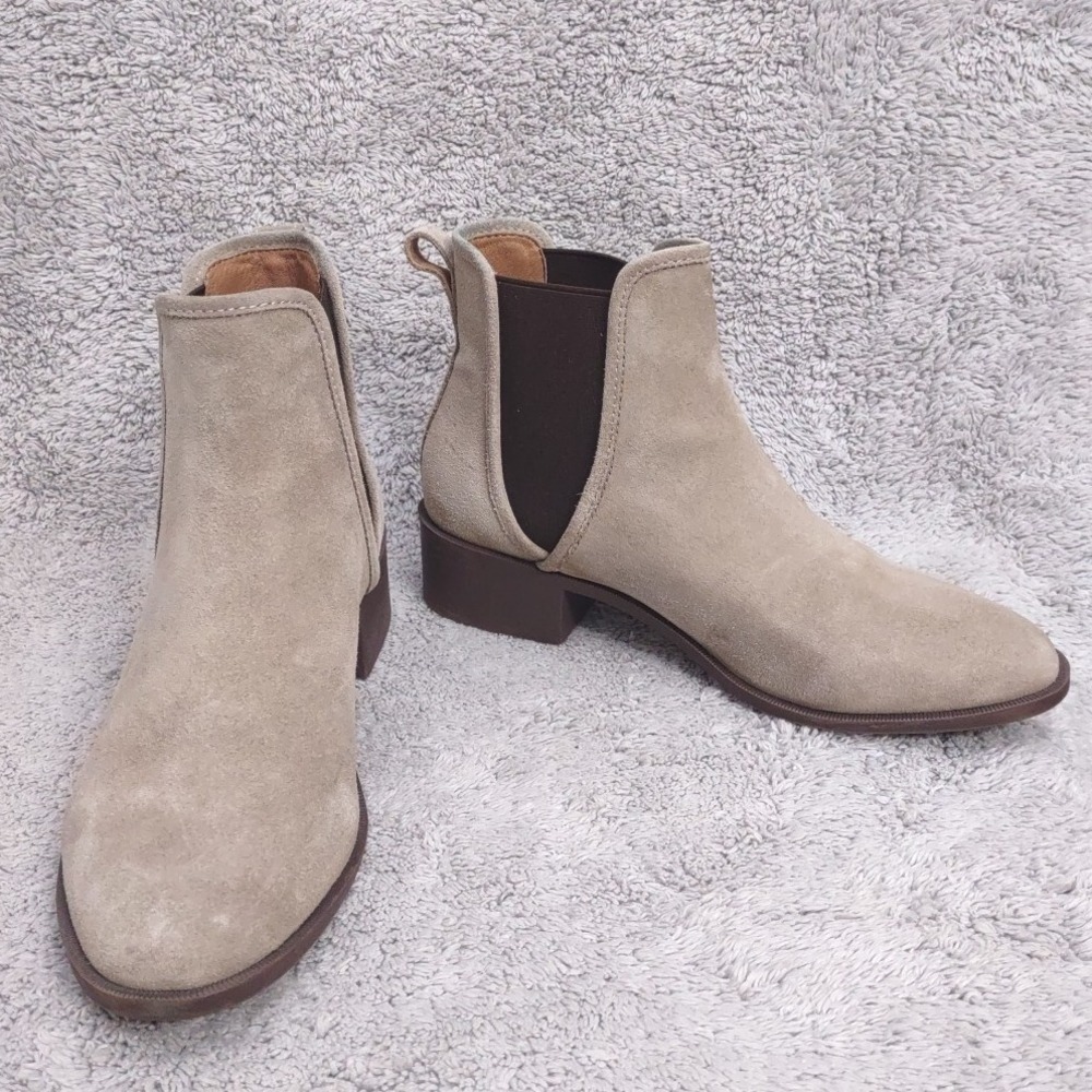 Steve Madden Dares Taupe Women's Suede Slip‎ On Chelsea Ankle Booties Size 8.5
